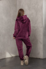 Костюм жіночий 23.1867, 48(XL), 50(2XL), 52(3XL), марсал, стиль casual (кежуал), велюровий костюм у збільшених розмірах, з кишенею-кенгуру - Зображення 4