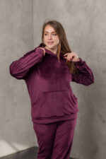 Костюм жіночий 23.1867, 48(XL), 50(2XL), 52(3XL), марсал, стиль casual (кежуал), велюровий костюм у збільшених розмірах, з кишенею-кенгуру - Зображення 2