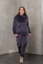 Костюм жіночий 23.1867, 48(XL), 50(2XL), 52(3XL), графіт 3, стиль casual (кежуал), велюровий костюм у збільшених розмірах, з кишенею-кенгуру