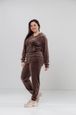 Костюм жіночий 23.1860, 50(2XL), 52(3XL), 54(4XL), кофейний 3, стильний велюровий спортивний костюм на замку у збільшених розмірах - Зображення 2