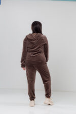 Костюм жіночий 23.1860, 50(2XL), 52(3XL), 54(4XL), кофейний 3, стильний велюровий спортивний костюм на замку у збільшених розмірах - Зображення 3