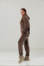 Костюм жіночий 23.1867, 48(XL), 50(2XL), 52(3XL), кофейний 3, стиль casual (кежуал), велюровий костюм у збільшених розмірах, з кишенею-кенгуру - Зображення 2