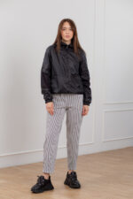Вітровка жіноча 23.5.31, 42(S), 44(M), 46(L), 48(XL), чорний, стильна вітровка пошита з водонепрониклої тканини з сіткою по рукавах та капішоні - Зображення 4