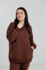 Костюм жіночий 23.1856, 48(XL), 50(2XL), 52(3XL), шоколад 4, костюм у збільшених розмірах з подовженою кофтою в спортивному стилі, манжети - рібана - Зображення 2