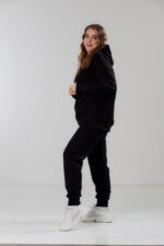 Костюм жіночий 23.1856, 48(XL), 50(2XL), 52(3XL), чорний, костюм у збільшених розмірах з подовженою кофтою в спортивному стилі, манжети - рібана - Зображення 2