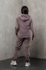 Костюм жіночий 23.1860, 50(2XL), 52(3XL), 54(4XL), шоколад 1, стильний велюровий спортивний костюм на замку у збільшених розмірах - Зображення 3