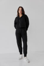 Костюм жіночий 23.2036, 40(XS), 42(S), 44(M), чорний костюм з подовженою кофтою в спортивному стилі, манжети - рібана