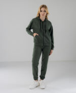Костюм жіночий 22.1417, 42(S), 44(M), 46(L), 48(XL), хакі, стиль casual (кежуал), замшевий костюм на замку - Зображення 2