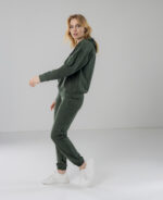 Костюм жіночий 22.1417, 42(S), 44(M), 46(L), 48(XL), хакі, стиль casual (кежуал), замшевий костюм на замку - Зображення 3