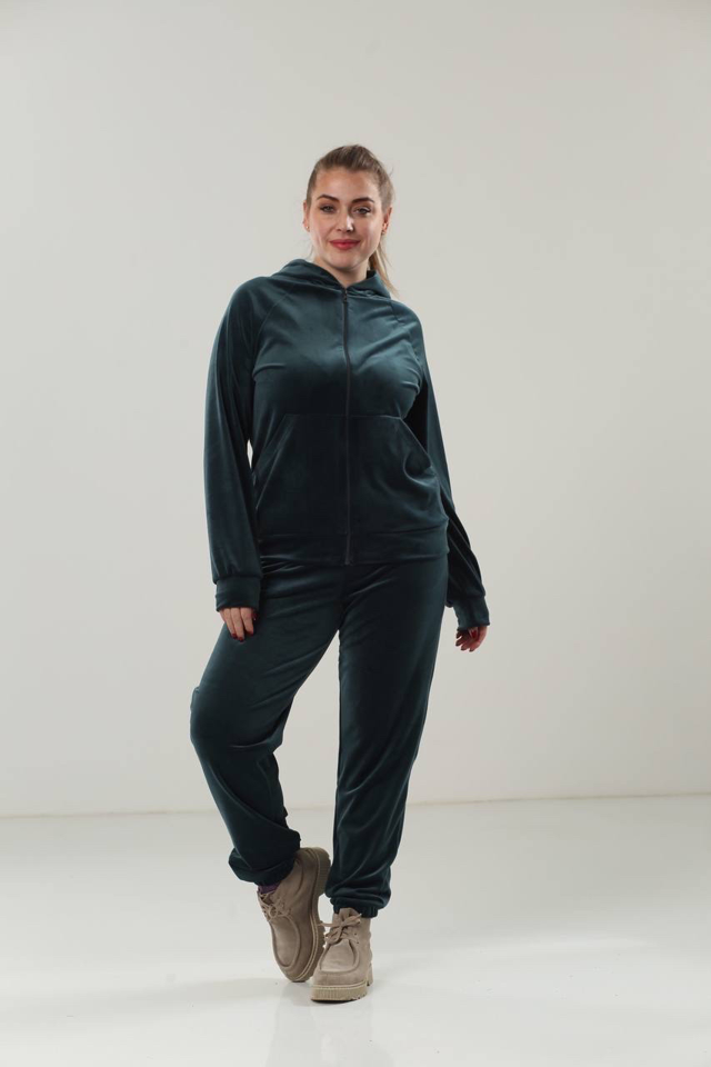 tor5jwb0kltncxjul0wieafp-large-1 Костюм жіночий 23.1860, 50(2XL), 52(3XL), 54(4XL), смарагдовий, стильний велюровий спортивний костюм на замку у збільшених розмірах - Зображення 1