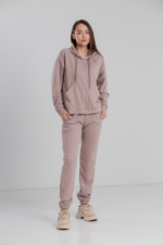 Костюм жіночий 22.1417, 42(S), 44(M), 46(L), 48(XL), капучіно, стиль casual (кежуал), замшевий костюм на замку