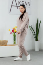 Костюм 22.1417.б Замш тонкий, колір Світле латте, 50(ХХL), 52(3XL), 54(4XL) - Зображення 2