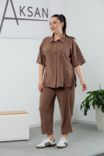 Костюм 24.2327 б Американський креп, колір Світло шоколадний, 48(XL), 50(ХХL), 52(3XL) - Зображення 2