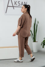 Костюм 24.2327 б Американський креп, колір Світло шоколадний, 48(XL), 50(ХХL), 52(3XL) - Зображення 3