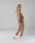 Костюм жіночий 22.1417, 42(S), 44(M), 46(L), 48(XL), бежевий, стиль casual (кежуал), замшевий костюм на замку - Зображення 4