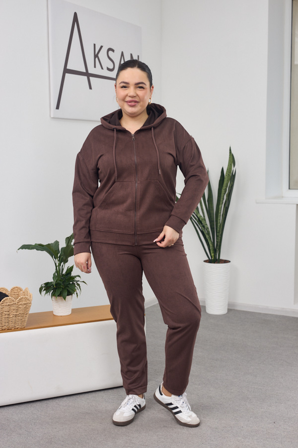 sera6283.jpg Komplet 26.1417 cienki zamsz, kolor Ciemna czekolada, 48(XL), 50(XXL), 52(3XL) - Image 1