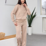 Komplet 26.2894 zamsz na tkaninie diving, kolor Jasne latte, 44(M), 46(L), 48(XL)
