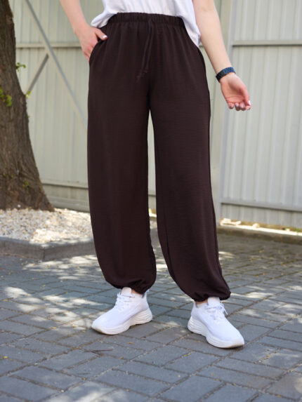 Панталони 26.2937 американски креп, цвят Тъмен шоколад, 40(XS), 42(S), 44(M)