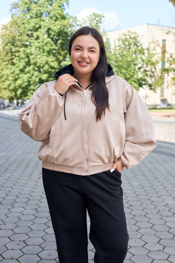 sera0289 Вітровка 26.2958 б Замш на дайвінгу, колір Латте, 46(L)-48(XL), 50(ХХL)- 52(3XL) - Зображення 1